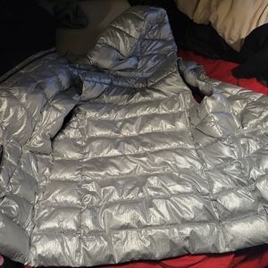 2018 silver Metallic DKNY puffer vest size L